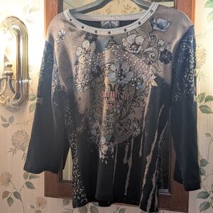 Black and Gray Graphic Long Sleeve Top